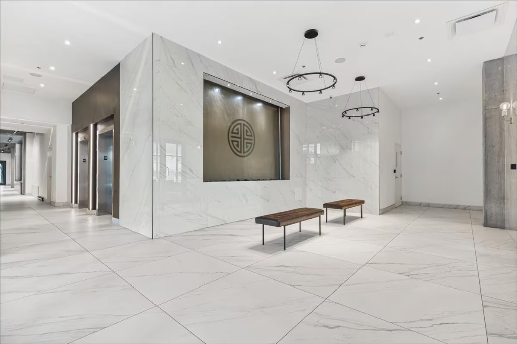 Intérieur de Serenity Towers